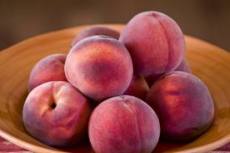 Photo Bowl of peaches